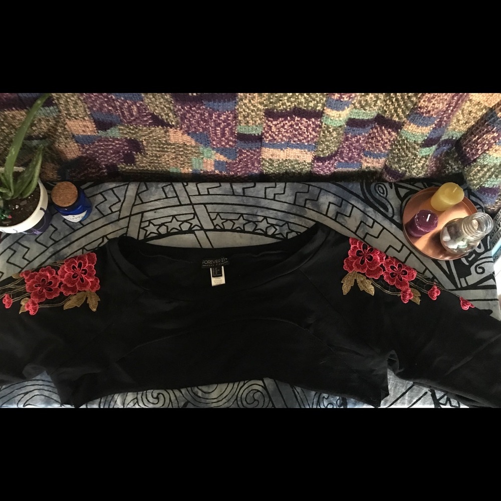 Black crop top